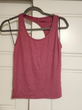 Geel Women's Ribbed Tank Top wuth unique back cut out